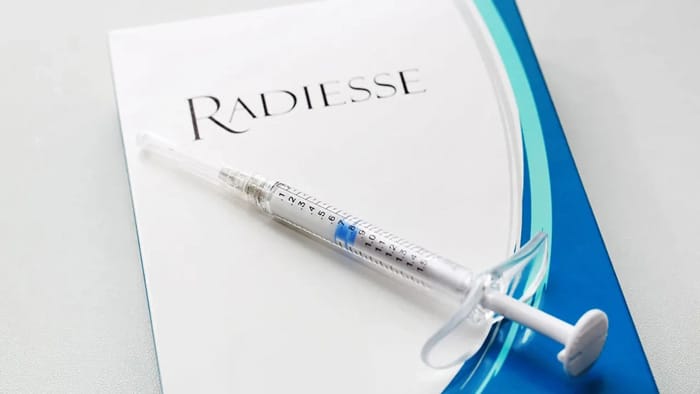 مراحل تزریق ژل رادیس: از مشاوره تا نتیجه
