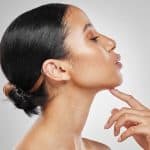 اهمیت ماساژ بعد از عمل لیپوماتیک غبغب